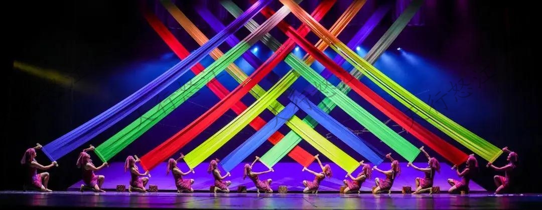 音樂(lè)舞蹈詩(shī)《太陽(yáng)照到獨(dú)龍江》好評(píng)如潮，迎來(lái)業(yè)內(nèi)人士高度贊譽(yù)！